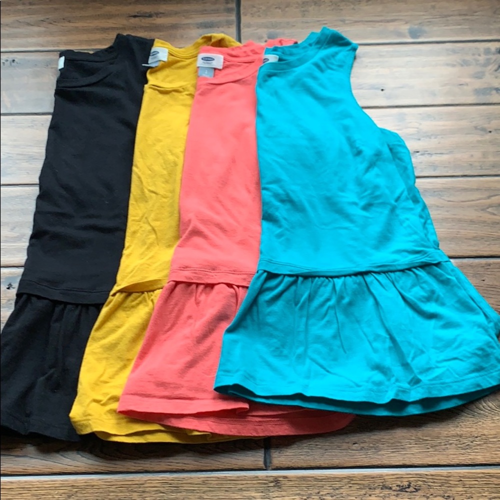 Old Navy tanks